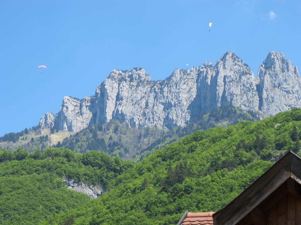 Hotel Logis La Charpenterie Talloires-Montmin Exterior foto